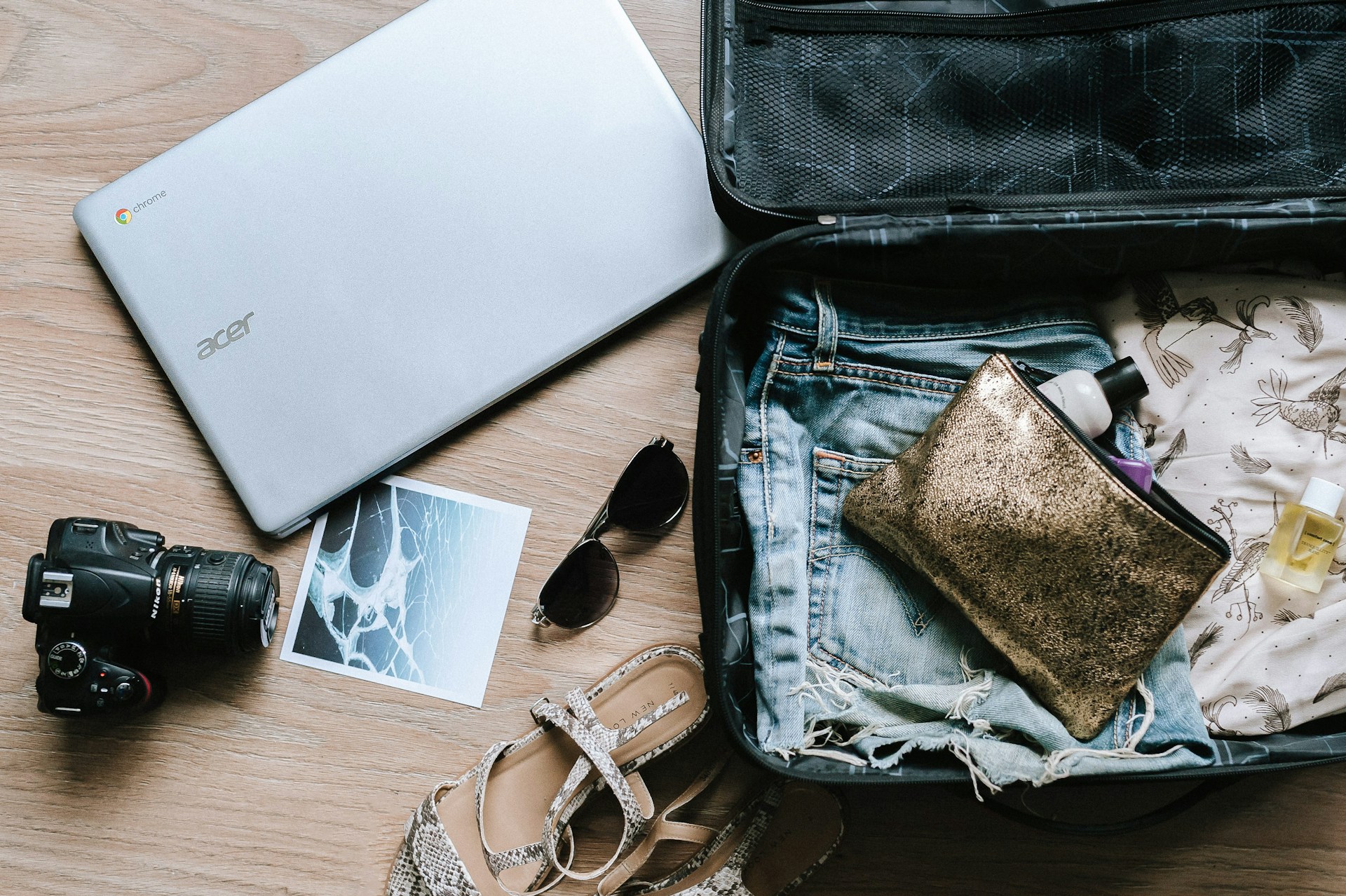 Read more about the article 15 Must-Have Travel Accessories You’ll Need for Amalfi Coast in Off-Season