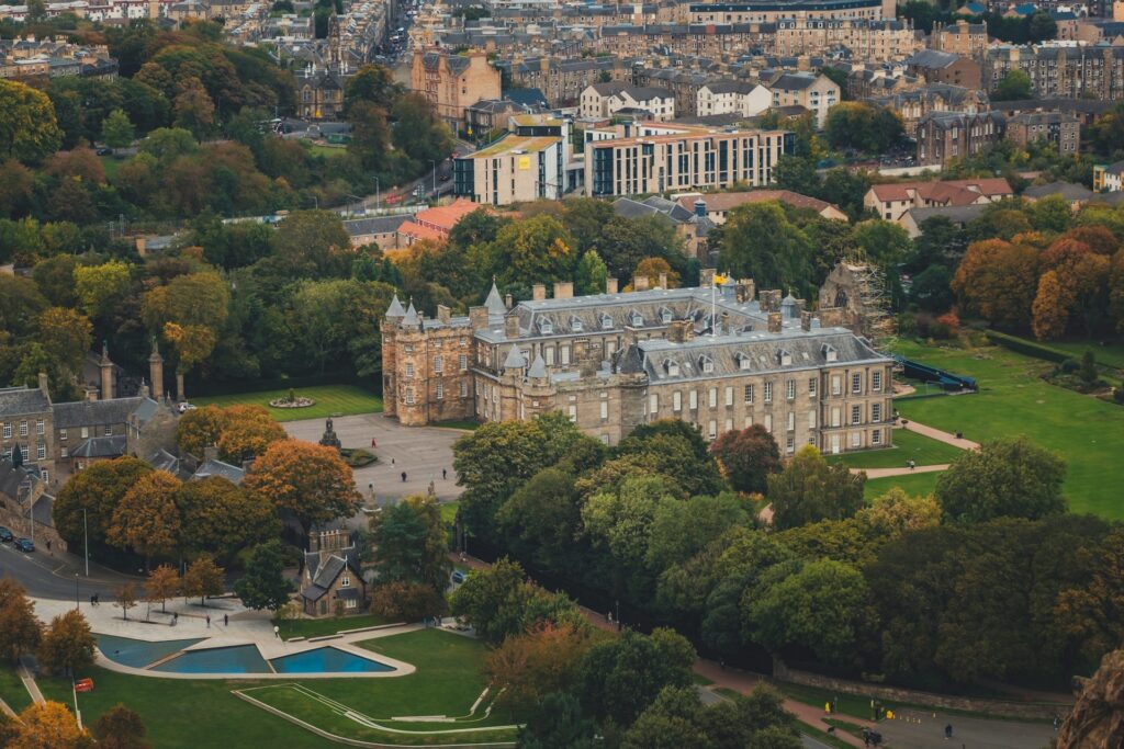 25 Amazing Things to Do in Edinburgh | The Ultimate Guide to the Scottish Capital 6 marc markstein LhGlEP5o6ig unsplash