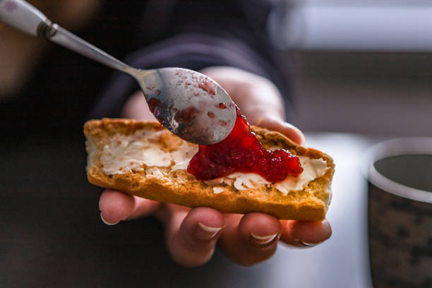 10 Helpful Budget Tips for Traveling the United Kingdom (UK) 3 Tartine with butter jamq